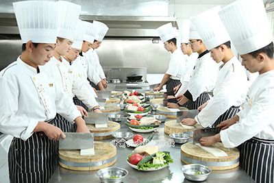 兰州烹饪技术学校解答初中生学习烹饪专业有必要去烹饪学校学吗？