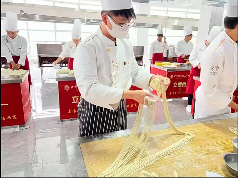 兰州烹饪技术学校解答初中毕业学中式烹调专业怎么样？