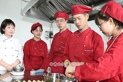 兰州烹饪技术学校分析如何选择适合自己的西点专业
