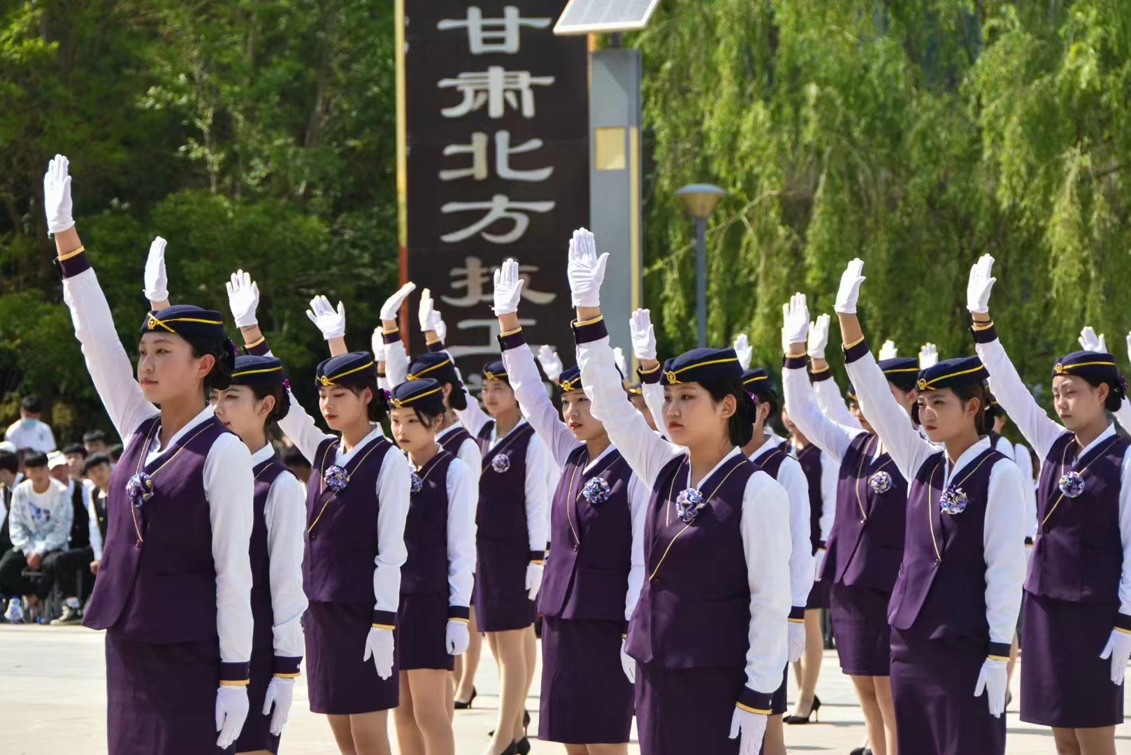 兰州轨道交通运输学校告诉你铁路专业有哪些是适合女生的