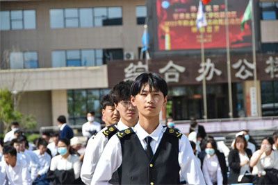 为什么从兰州铁路学校毕业的学生符合行业的就业要求呢？