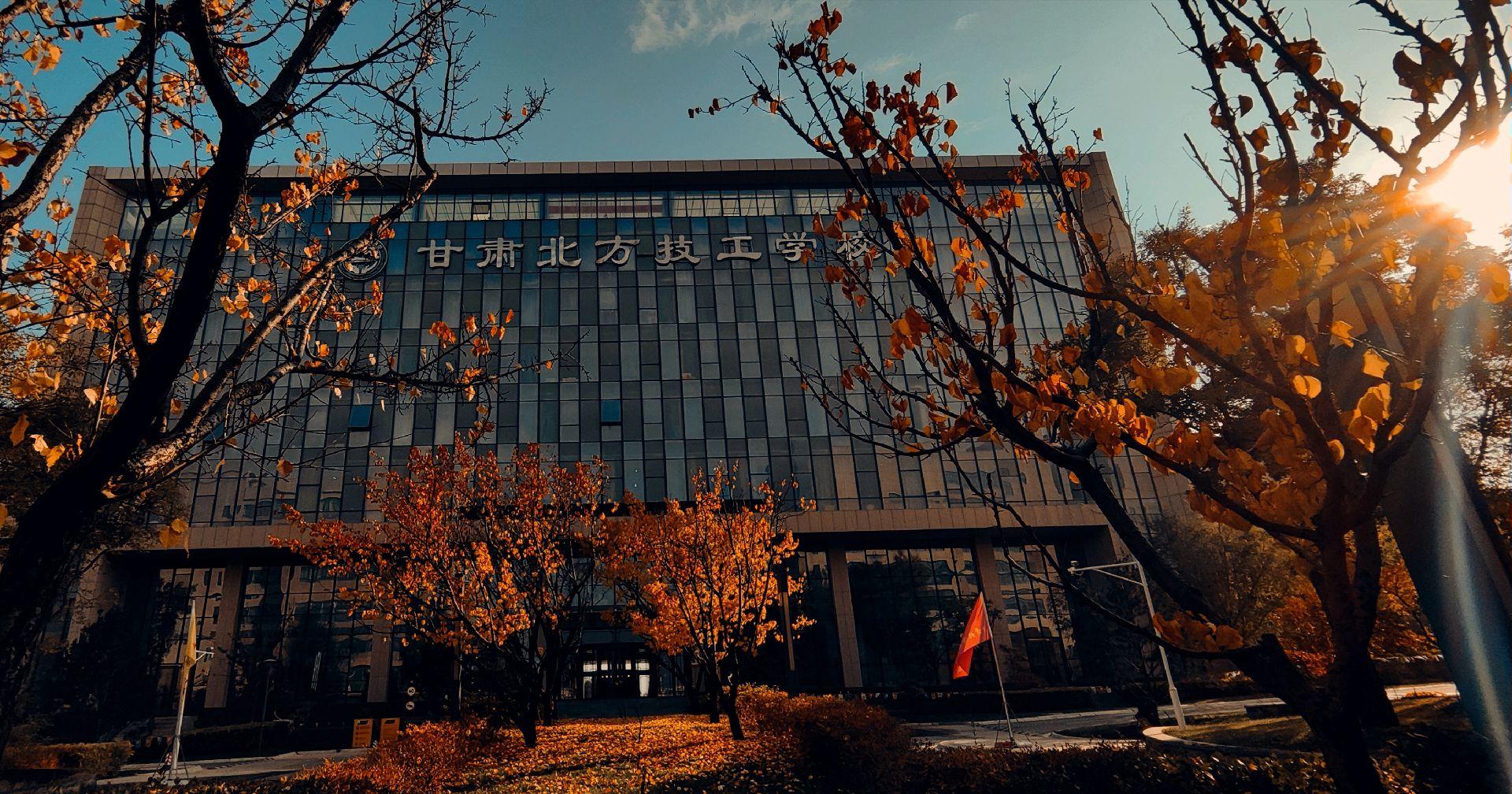太励志！不到10年，他们仨从技校生成长为全国人大代表！