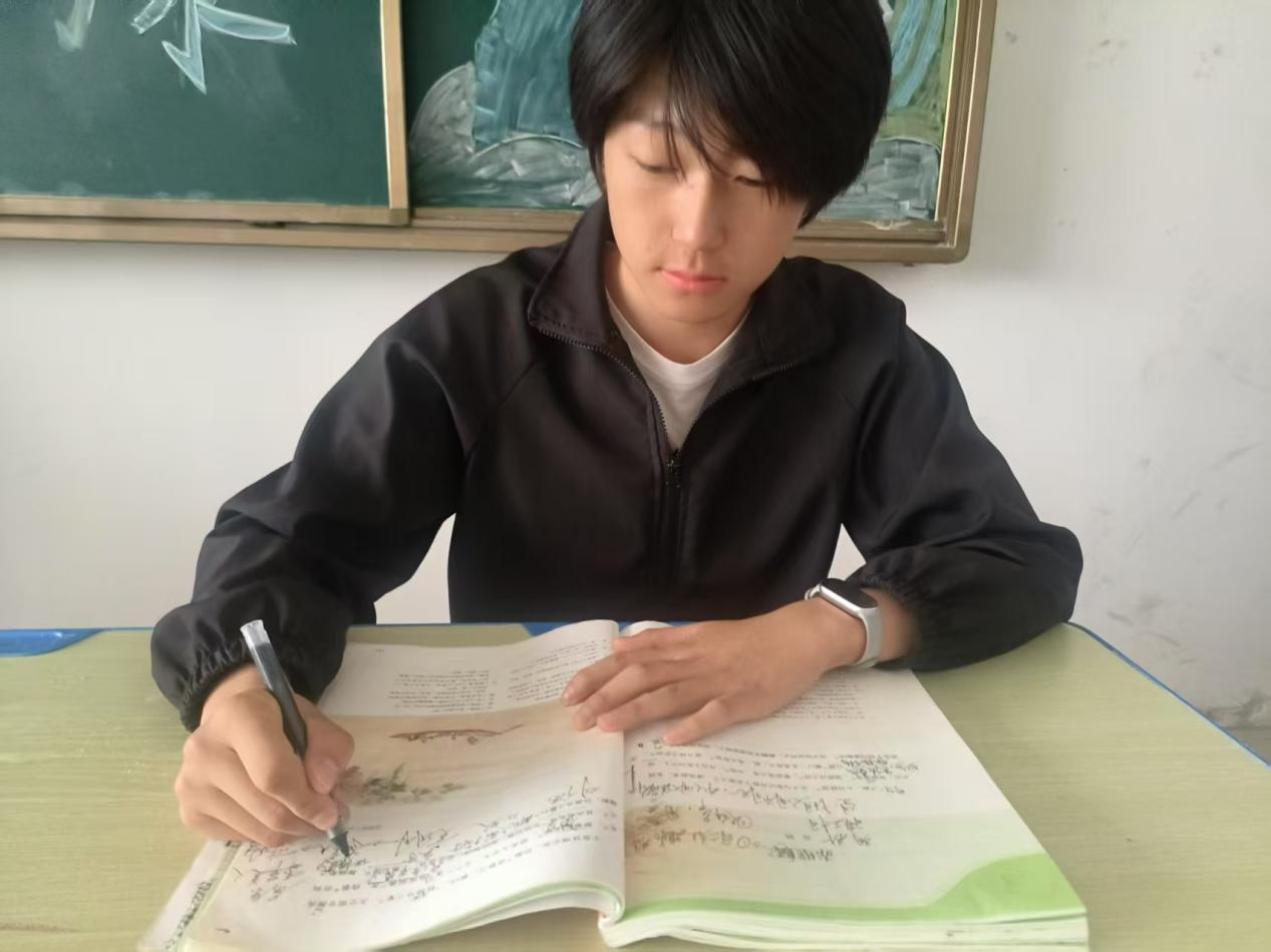 青衿之志 履践致远 | 学习之星：杜佳豪