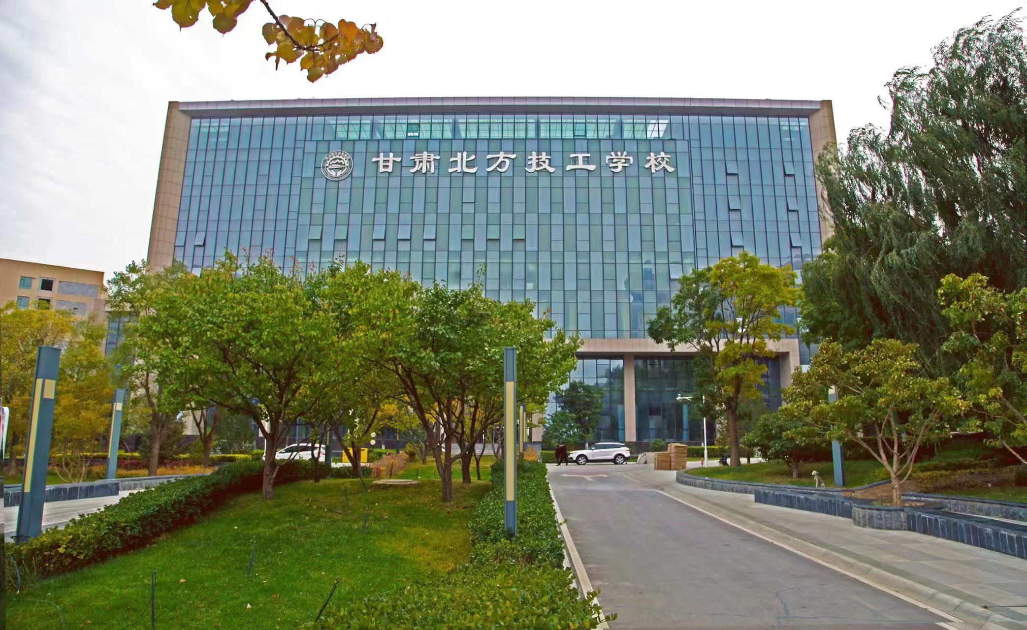 中职生的核心优势：适合初中生的升学就业双优选择