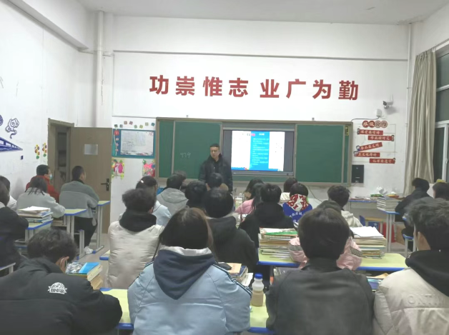 家校共育・赋能成长 | 住校+叛逆期：教你读懂孩子的“独立信号”