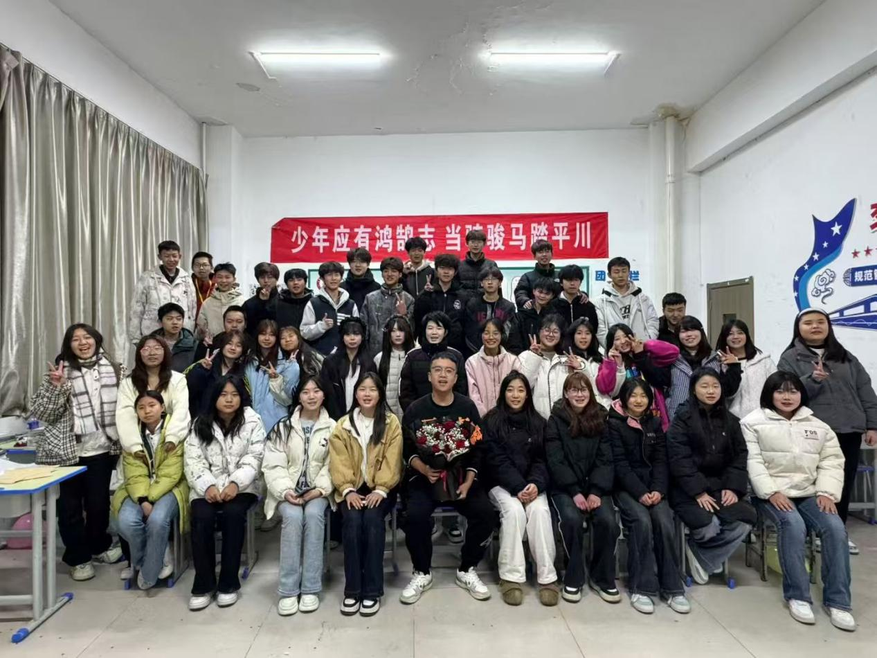 校园文字拼图・课桌旁札 | 我们的青春，正闪闪发光