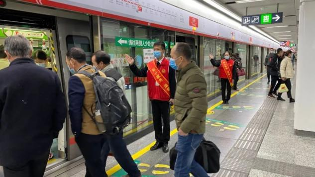 你问我答・师生互助 | 大客流怎么破？特殊乘客谁管？